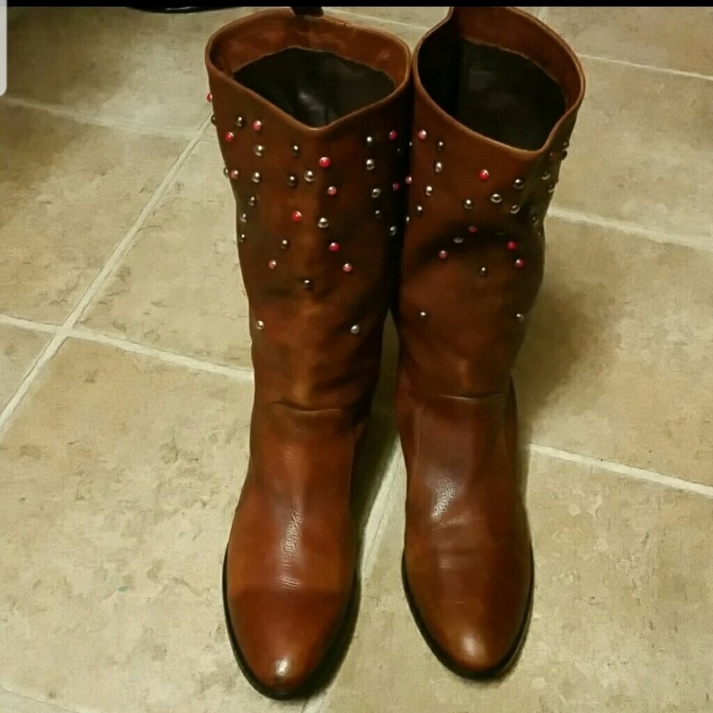 Nicole Boots